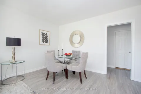 530 Dean Ave, Oshawa, ON L1H 3E5