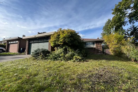 40 Redcastle Cres, Toronto, ON M1T 1V3