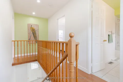 19 McSweeney Cres, Ajax, ON L1T 4C7