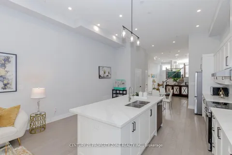 312 Anderson Ave, Oshawa, ON L1J 2N7