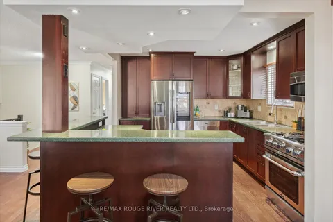 6 Guthrie Cres, Whitby, ON L1P 1A5