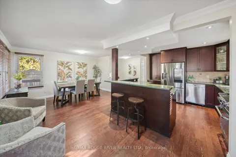 6 Guthrie Cres, Whitby, ON L1P 1A5