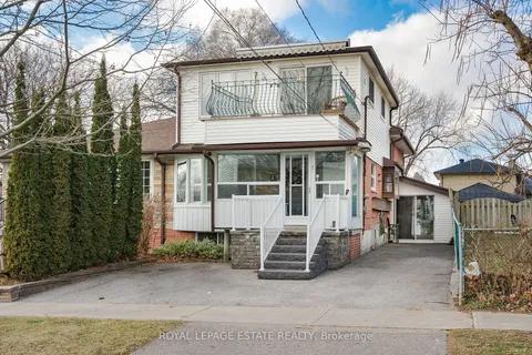 82 Lochleven Dr, Toronto, ON M1M 2Z3