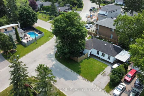 668 Marksbury Rd, Pickering, ON L1W 2T2