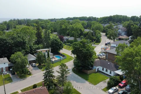 668 Marksbury Rd, Pickering, ON L1W 2T2