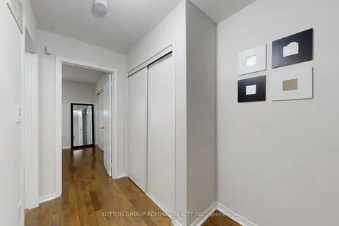 10 Burnsborough St, Ajax, ON L1S 0B6