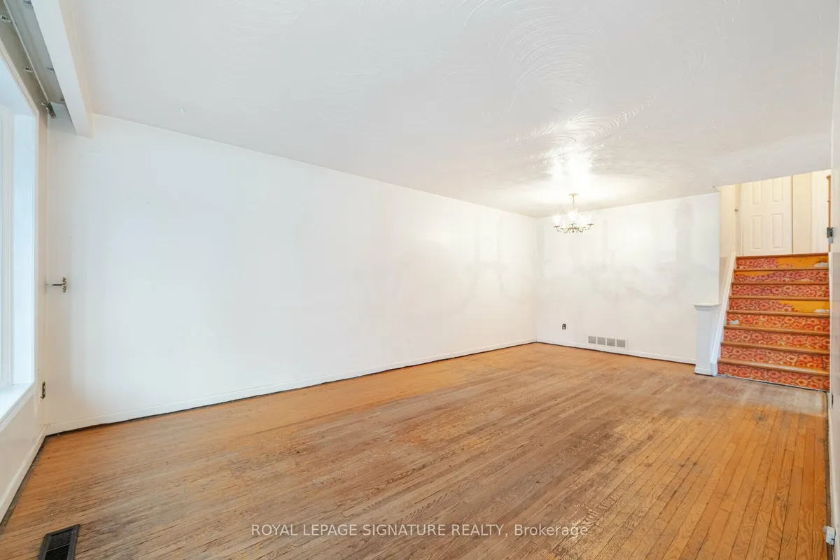 23 Gardentree Street, ON M1E 2E8