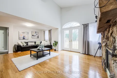 50 Watson St, Toronto, ON M1C 1E3