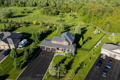 27 Charles Tilley Cres, Clarington, ON L0A 1J0