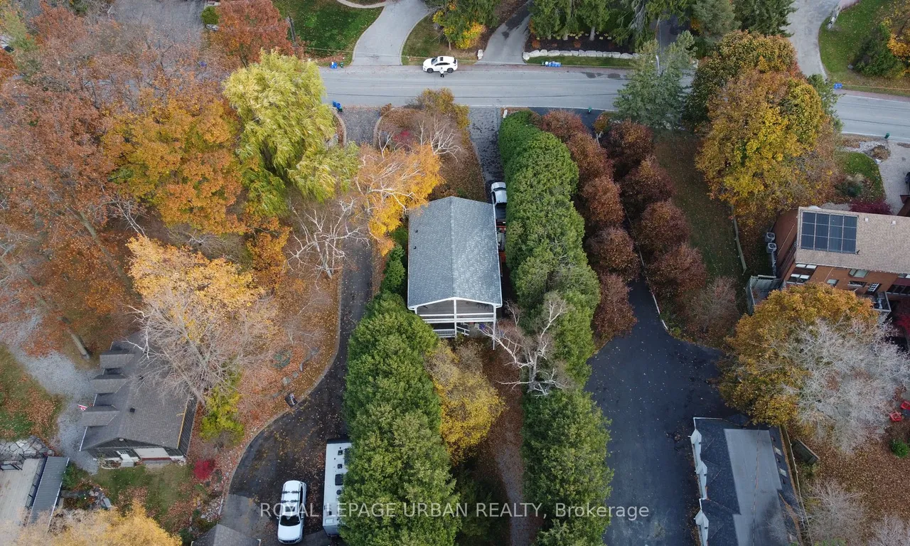 498 Rougemount Dr, Pickering, ON L1W 2B9