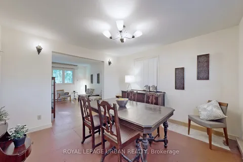 498 Rougemount Dr, Pickering, ON L1W 2B9