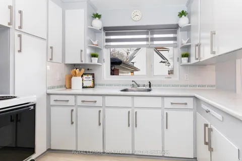 732 Danforth Rd, Toronto, ON M1K 1G5