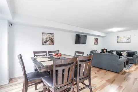 2350 Steeplechase St, Oshawa, ON L1L 0E5