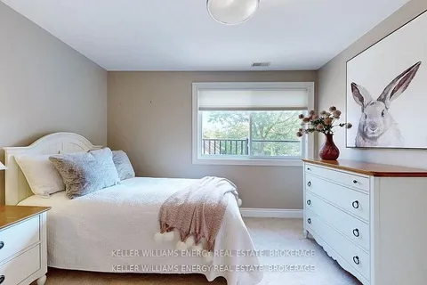 5 McNamara Crt, Ajax, ON L1T 4W6