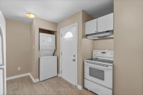 14 Lockhart Gate, Clarington, ON L1C 4L1