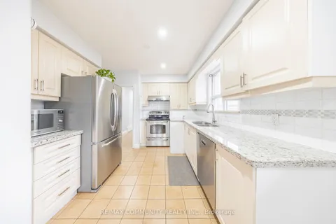 5 Woolwick Dr, Toronto, ON M1H 2H9