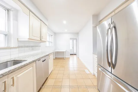 5 Woolwick Dr, Toronto, ON M1H 2H9