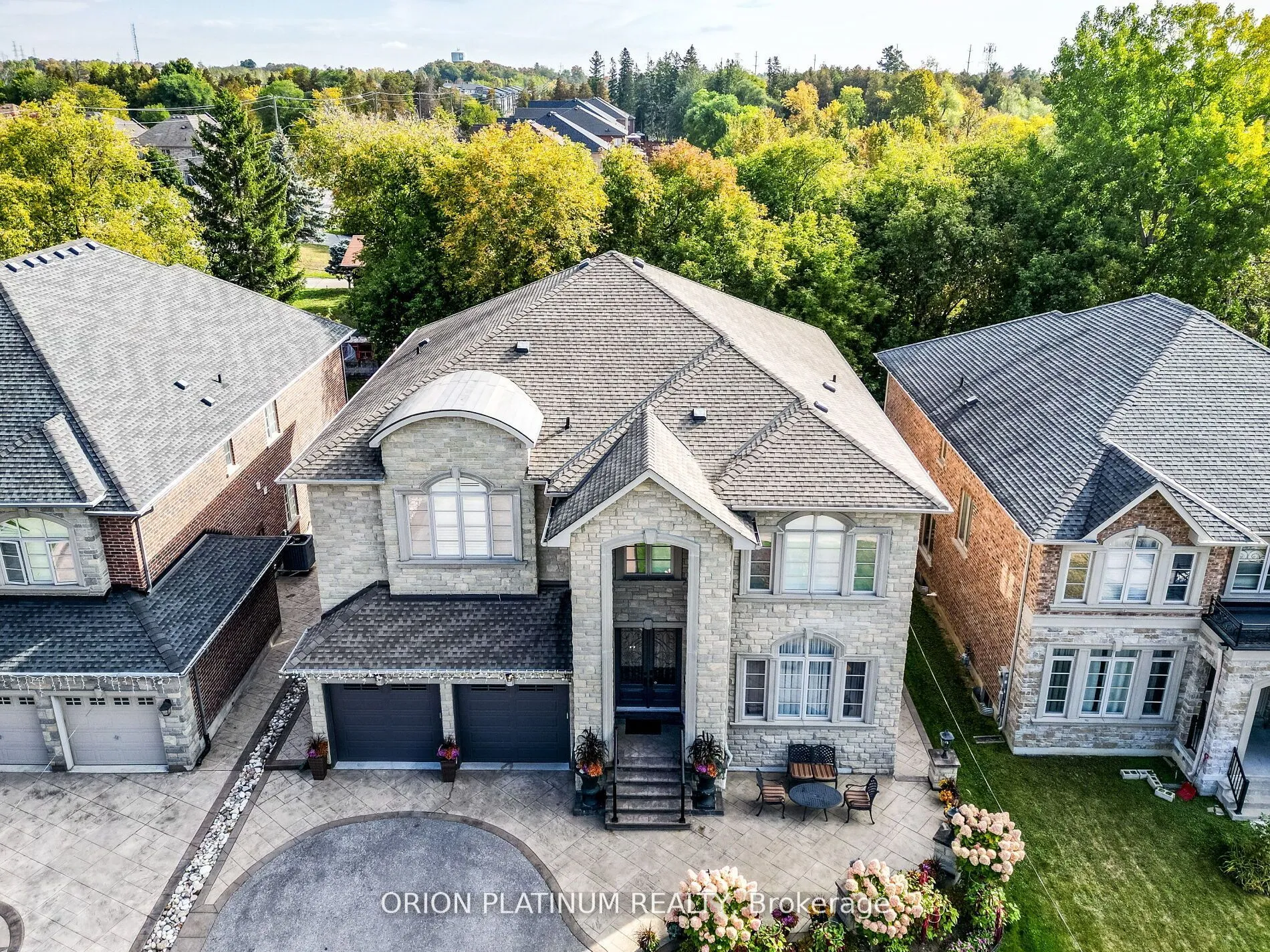 1995 Woodview Avenue, Pickering, ON L1V 1L5