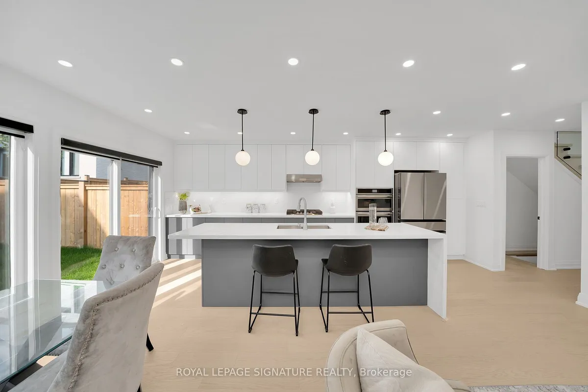 1240A Bayview Street, ON L1W 1E6