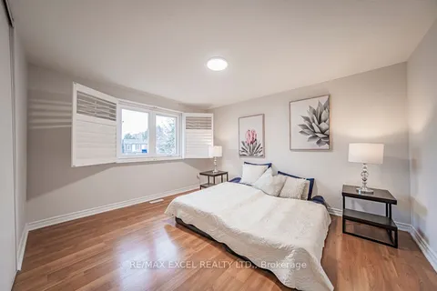 56 Richmond Park Blvd, Toronto, ON M1V 3B6