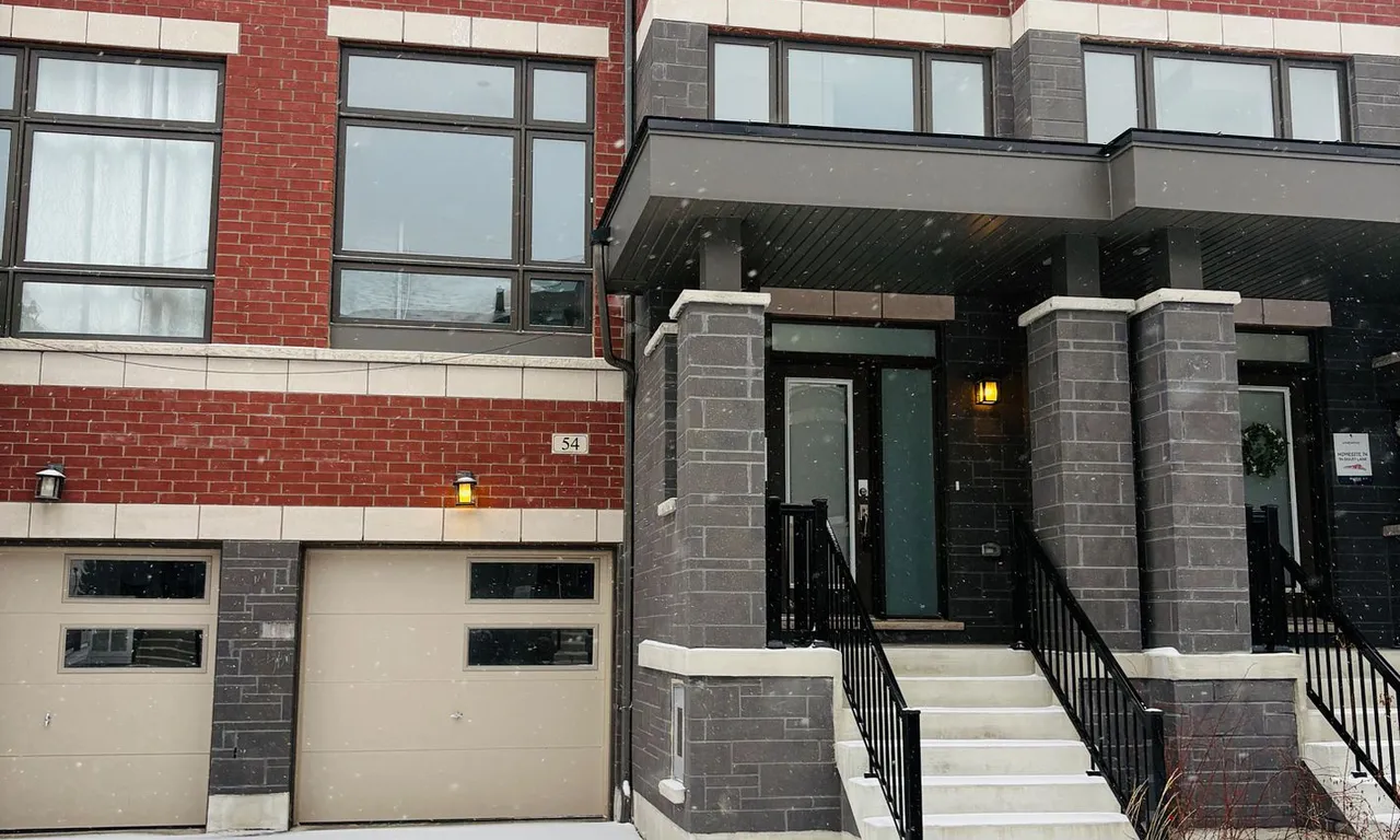 54 Douet Lane, Ajax, ON L1Z 0V4