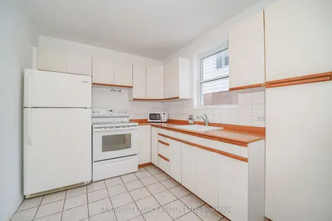 75 Miramar Cres, Toronto, ON M1J 1R5