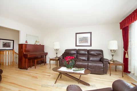 11 Flemington Crt, Whitby, ON L1N 5X1