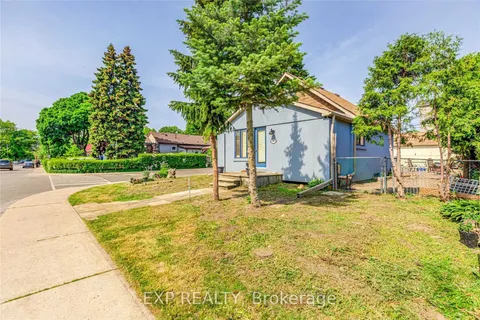 145 Leyton Ave, Toronto, ON M1L 3V3