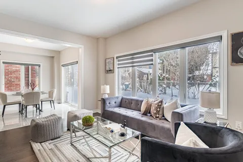 259 Fleetwood Dr, Oshawa, ON L1K 3E8