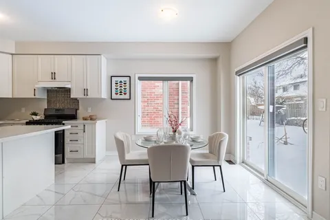 259 Fleetwood Dr, Oshawa, ON L1K 3E8