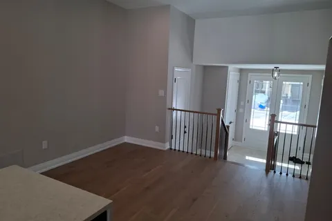 8 St Augustine Drive, Whitby, ON L1M 0L7