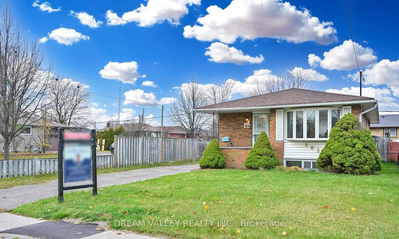 602 Gibb St, Oshawa, ON L1J 1Z5