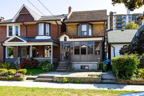 21 Torrens Ave, Toronto, ON M4K 2H9