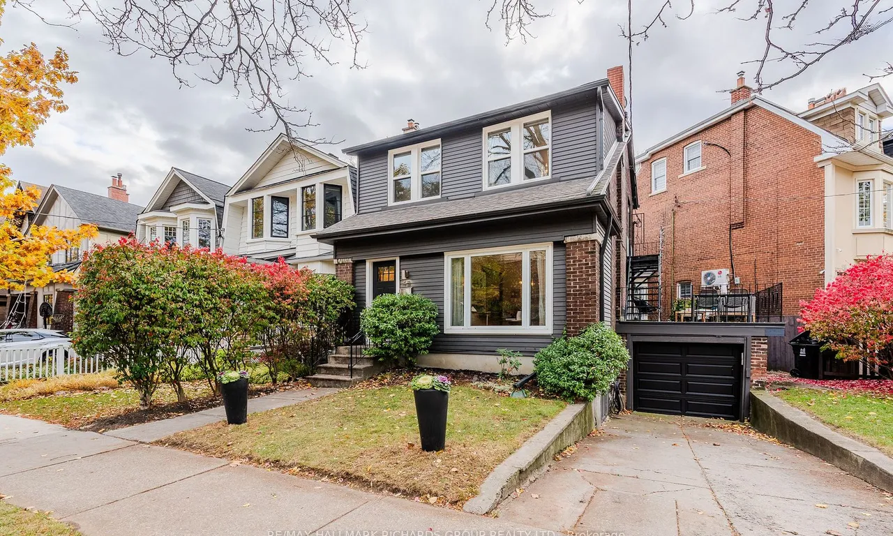 48 Lockwood Rd, Toronto, ON M4L 3M8