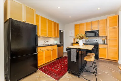 48 Lockwood Rd, Toronto, ON M4L 3M8