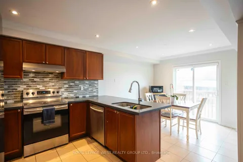 1532 Sarasota Cres, Oshawa, ON L1G 8E9