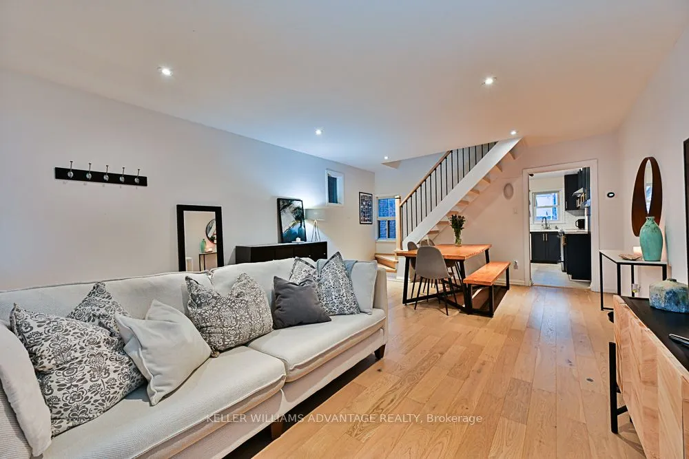 21 Rosevear Ave, Toronto, ON M4C 1Z1