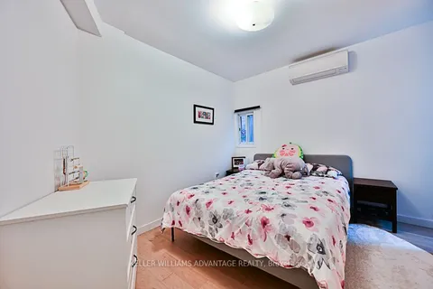 21 Rosevear Ave, Toronto, ON M4C 1Z1