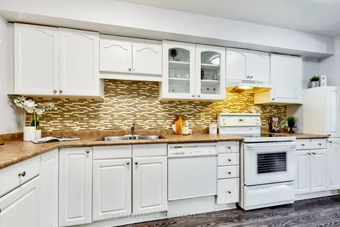 324 Elgin St, Oshawa, ON L1J 2P3