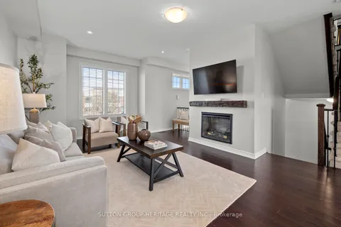 4 Aller Park Way, Whitby, ON L1M 0L5