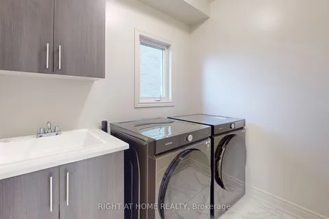 27 Creedon Cres, Ajax, ON L1T 0P6