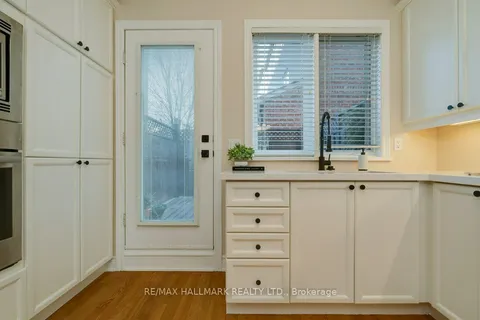 720A Kingston Rd, Toronto, ON M4E 1R7
