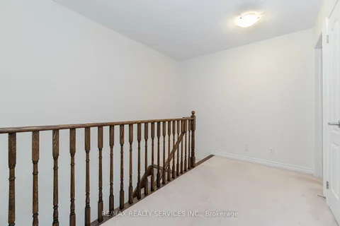 35 Nearco Cres, Oshawa, ON L1L 0J4
