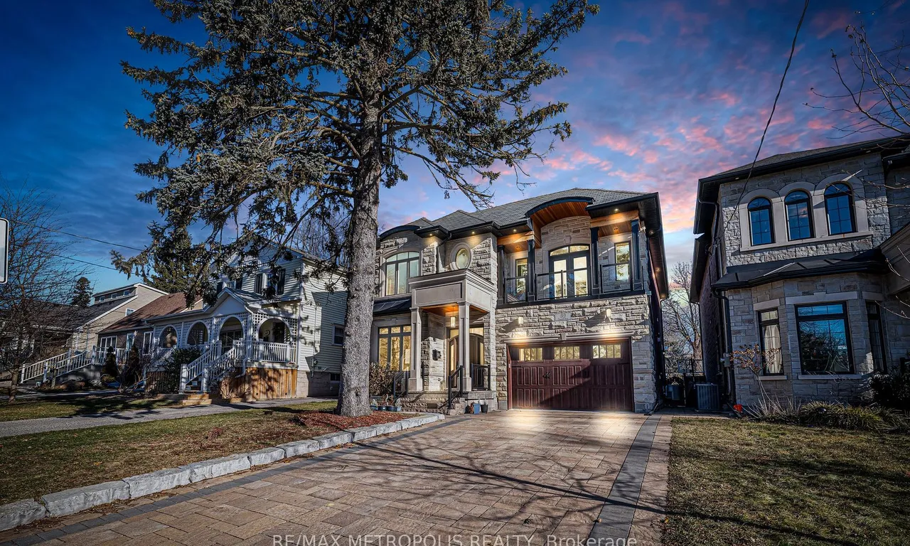 39 Gradwell Dr, Toronto, ON M1M 2N1