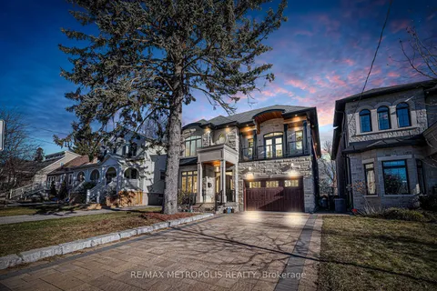 39 Gradwell Dr, Toronto, ON M1M 2N1