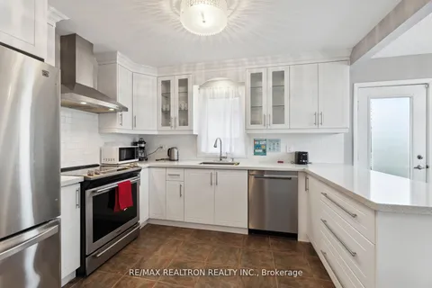 56 Kintyre St, Clarington, ON L1E 2Y6