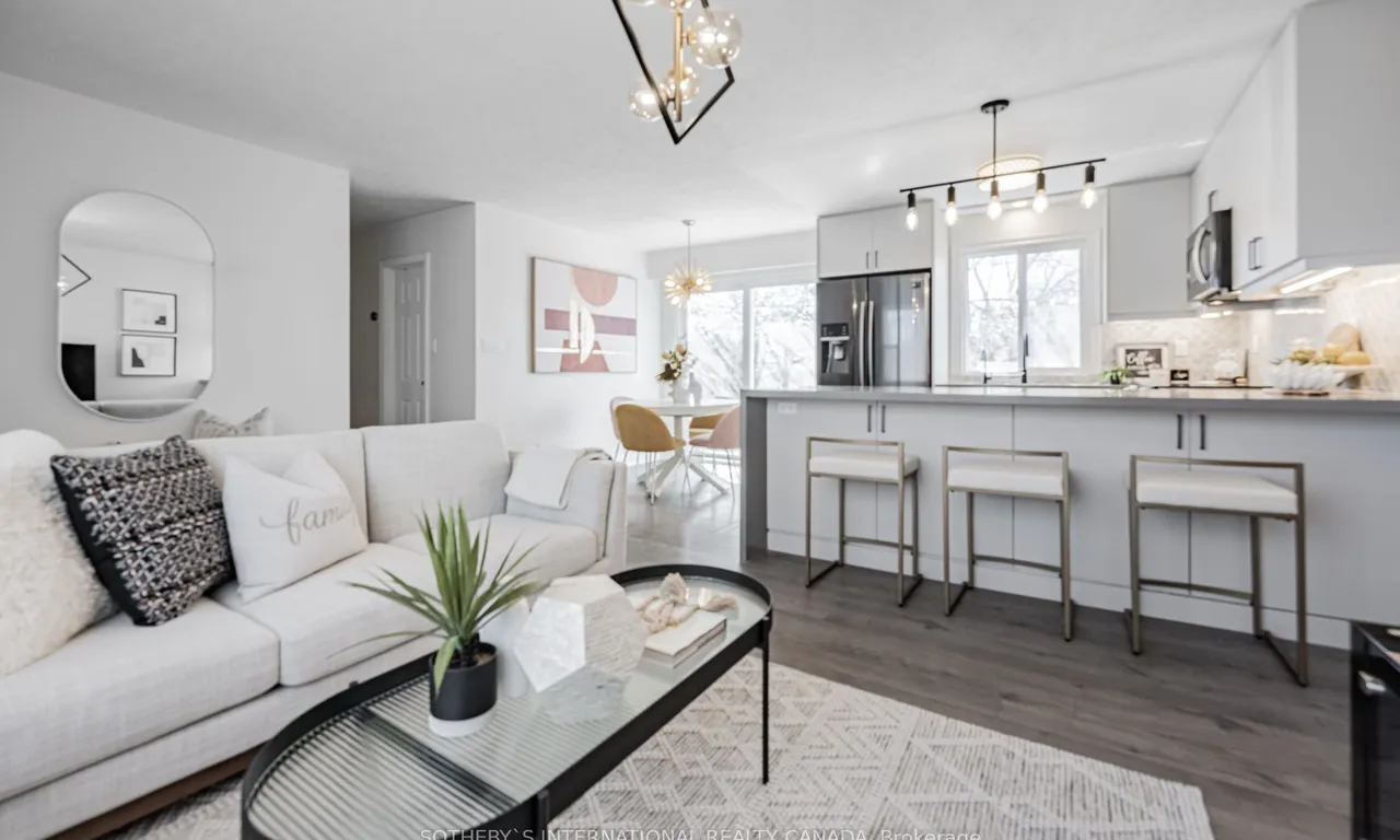 4075A Lawrence Ave, Toronto, ON M1E 2R6