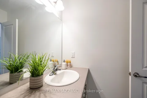 779 Eddystone Path, Oshawa, ON L1H 0A7