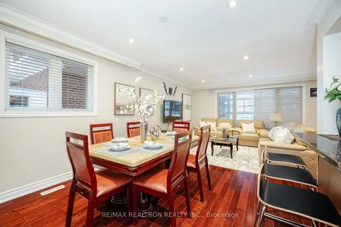 24 Gracemount Cres, Toronto, ON M1G 1K3