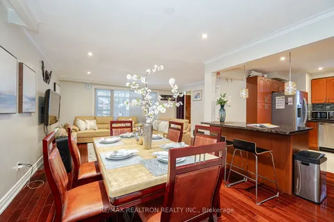 24 Gracemount Cres, Toronto, ON M1G 1K3